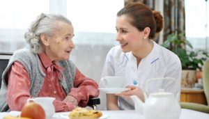 Cách chăm sóc người già bị suy giảm trí nhớ hiệu quả
