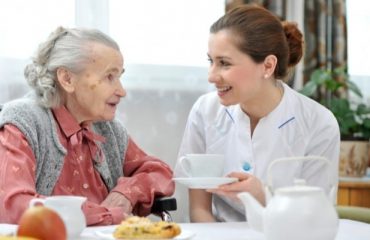 Cách chăm sóc người già bị suy giảm trí nhớ hiệu quả