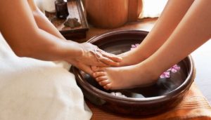 Công dụng của ngâm chân thảo dược