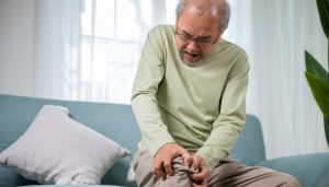 Giảm đau nhức khớp chân, bong gân