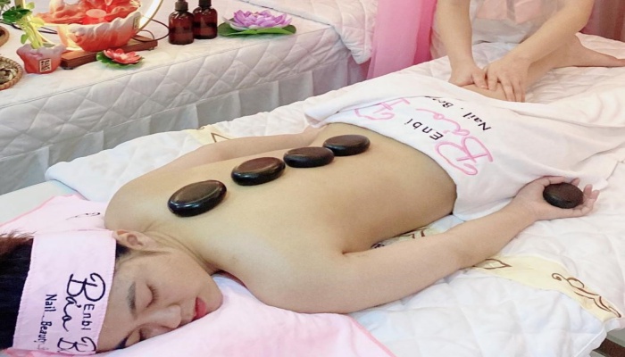 liệu pháp massage thư giãn tại enbi