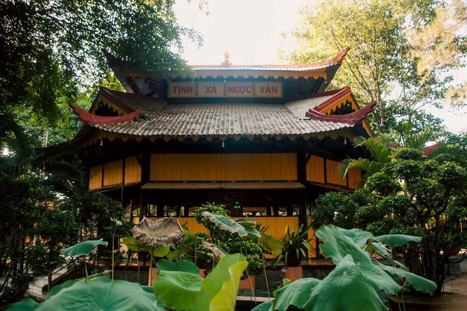 Người bận rộn hay quên chìa khóa: giải pháp khóa vân tay cửa nhôm cho nhà phố